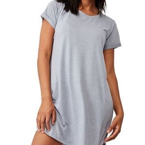 GAP Casual Light Gray T-Shirt Dress